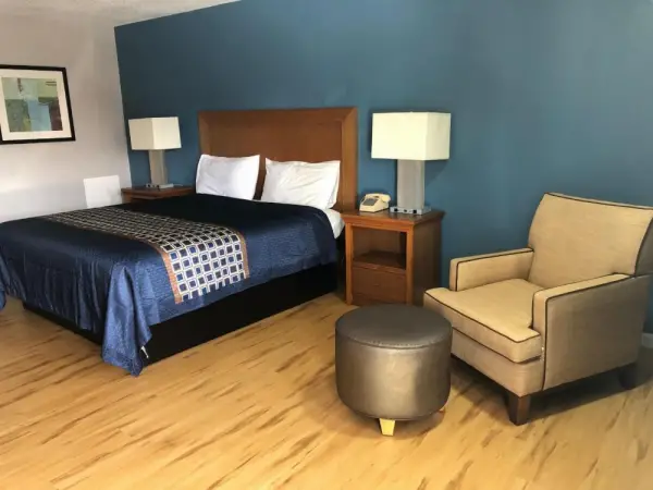 Relax Inn Savannah 4